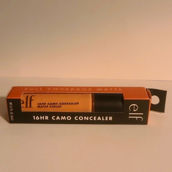 E.l.f. 16 HR Camo Concealer - Picture 1 of 5